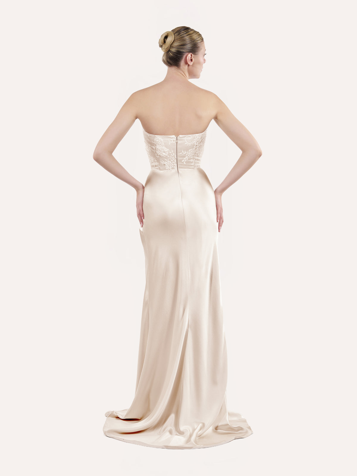 Round-neck draped dress