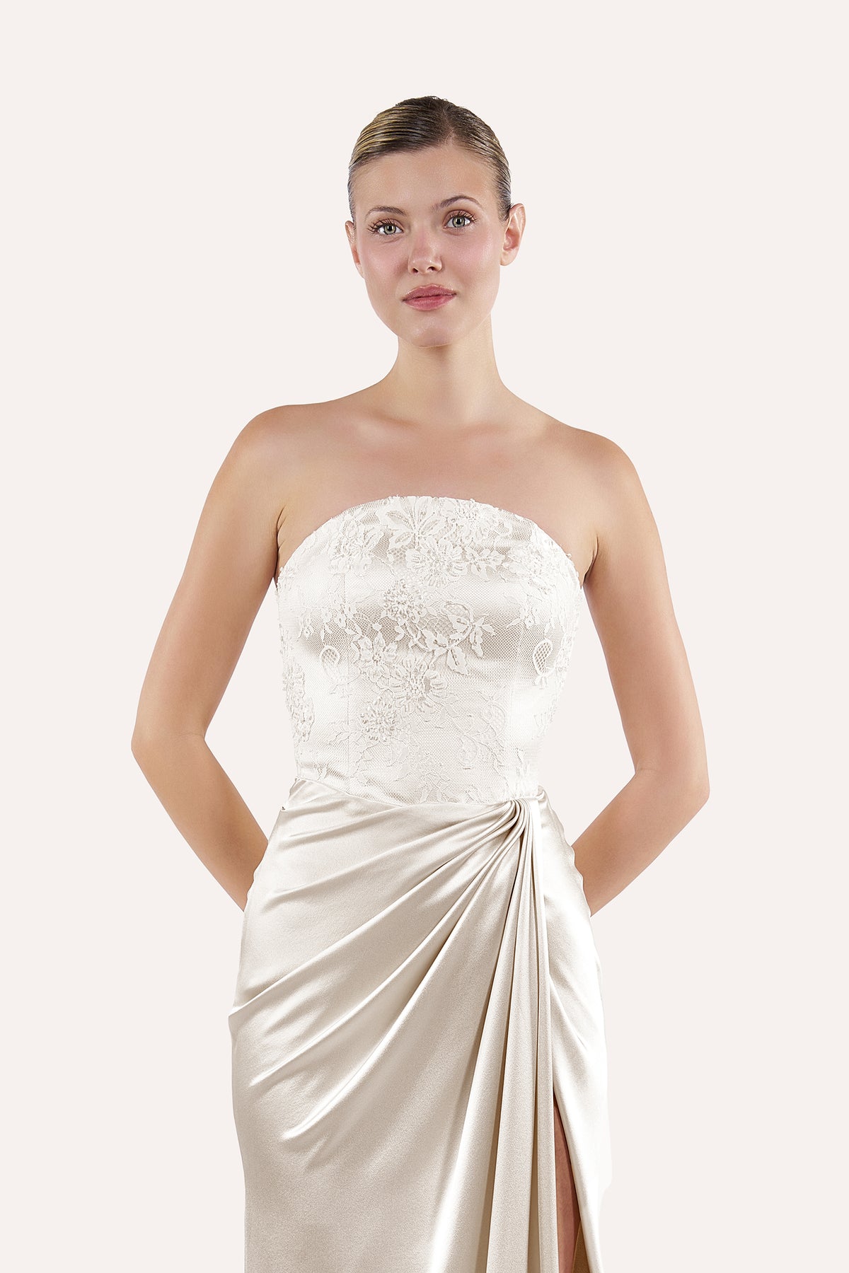 Round-neck draped dress