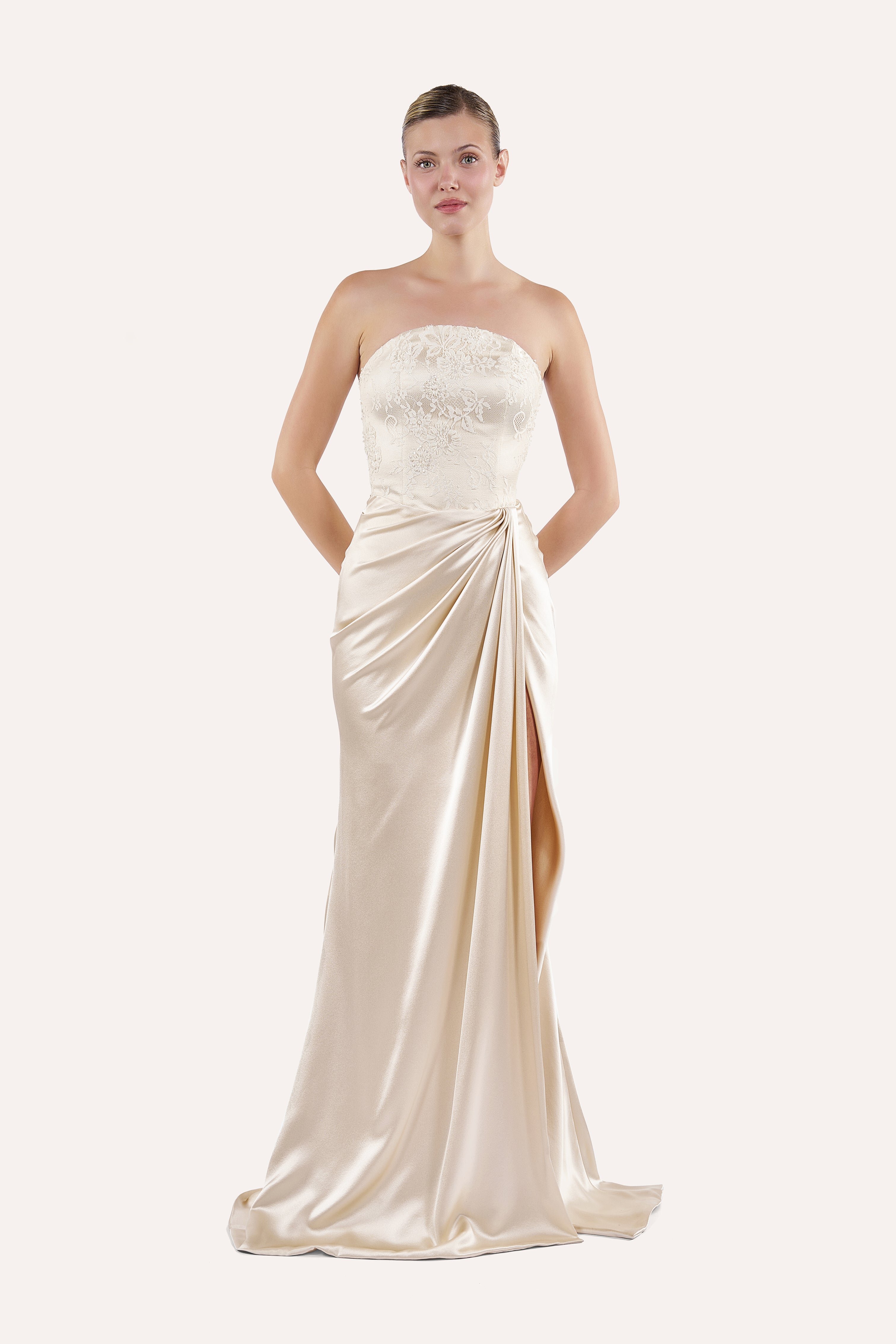 Round-neck draped dress
