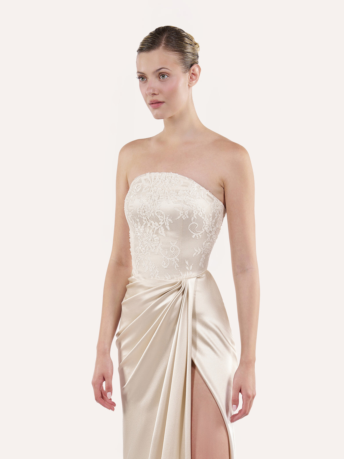 Round-neck draped dress