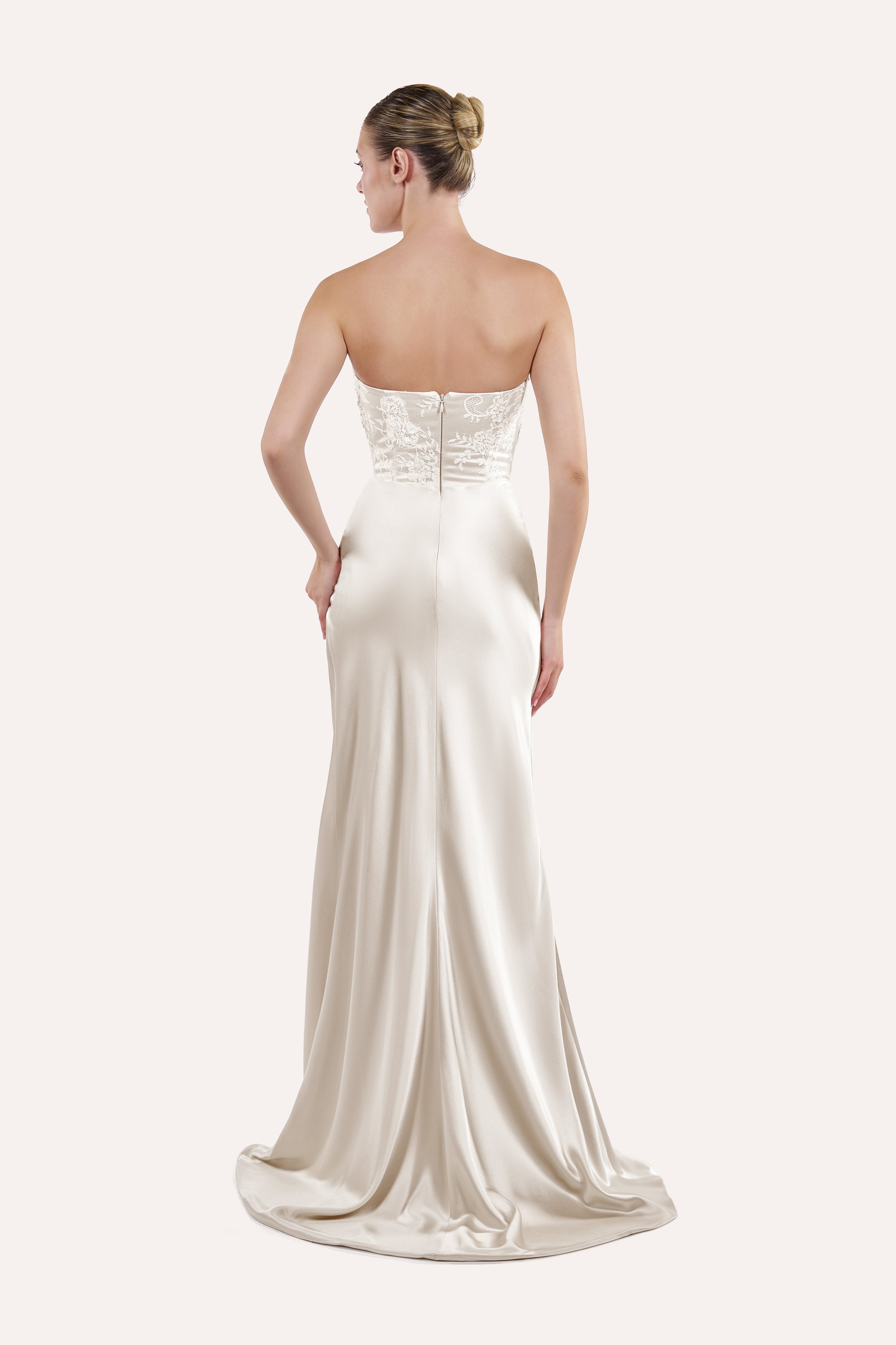 Round-neck draped dress